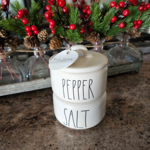 Rae Dunn Salt & Pepper Jar's ♡ - Picture 1 of 1